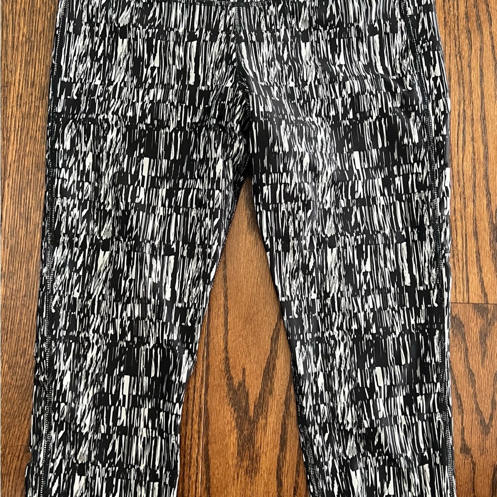 Nike Dri-fit capri length leggings size small